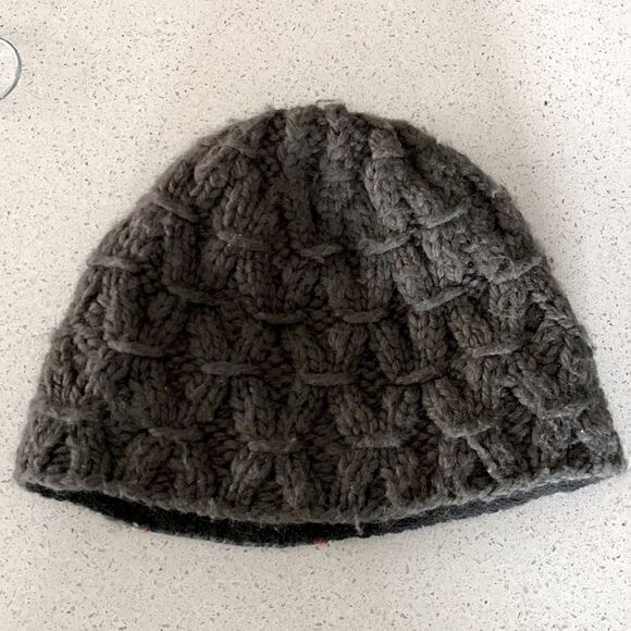 Nobis Smokey Grey Knitted Beanie Hat Yellow Stitching Wool Blend Warm Quality - Picture 5 of 11